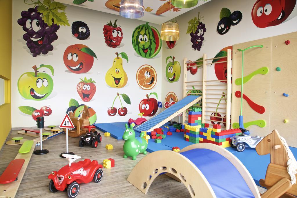 Aja Groemitz Hotel Ngoại thất bức ảnh